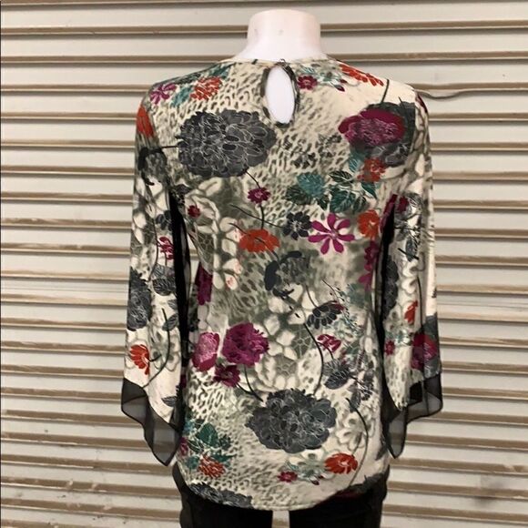 šļøEnnieā&āMarlisātopĀ sizeāsmall,āfauxāwrap. - Picture 8 of 8